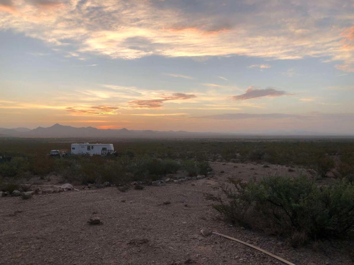 Camping At Desert Gardens Oasis In Lobo, Tx Van Horn Exteriér fotografie